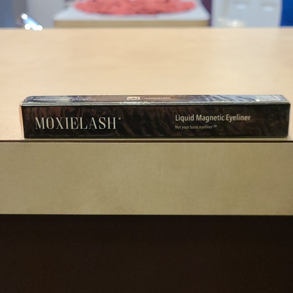 MOXIELASH Liquid Magnetic Eyeliner